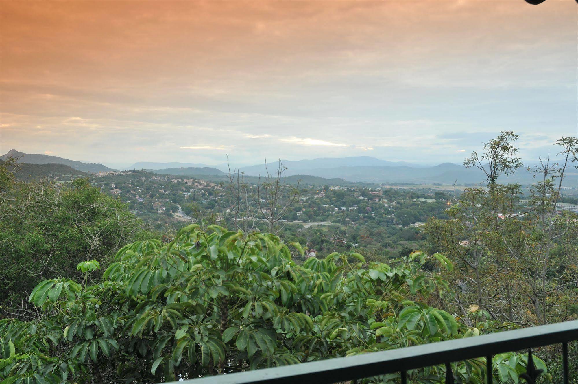 Sunset Manor Bed & Breakfast Mbombela Exterior foto